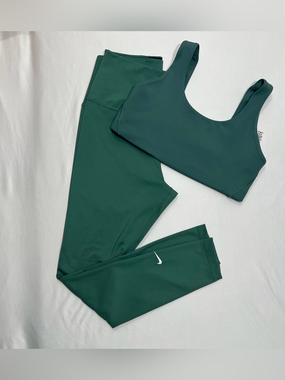 Nike Forest Green Sports Bra and High-Waist Leggings Set